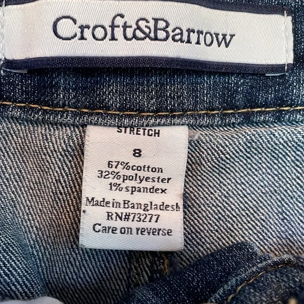 Croft & Barrow 8 denim capris straight leg metal button detail front/back pocket